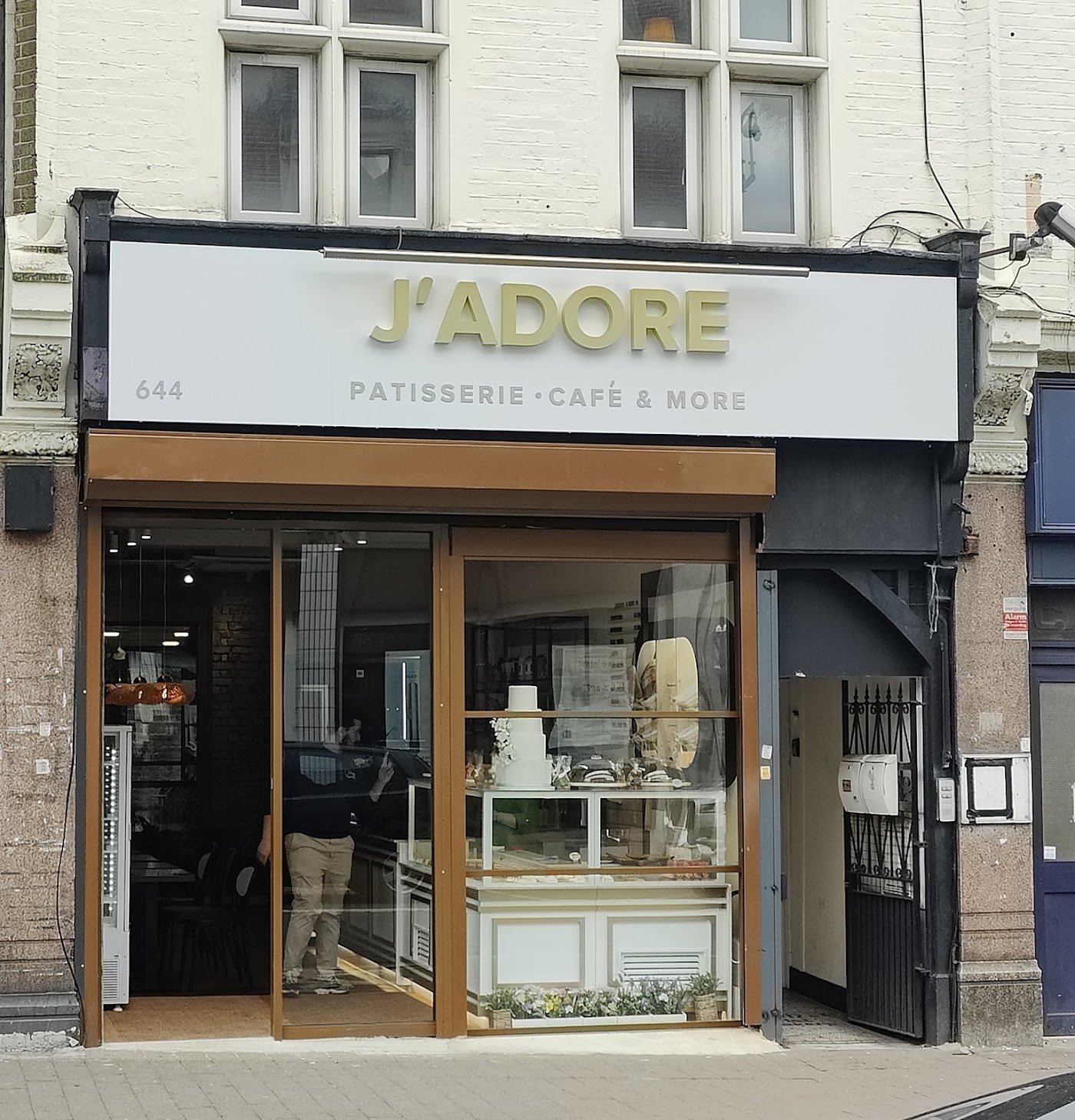 J'Adore