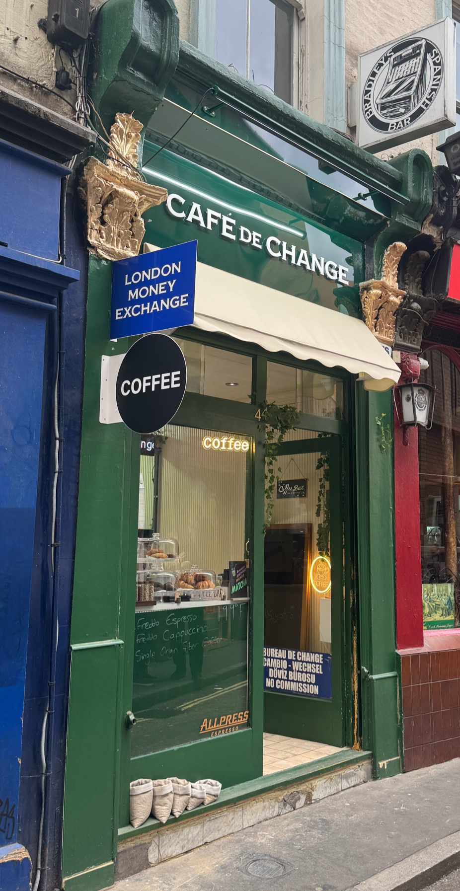 Cafe De Change