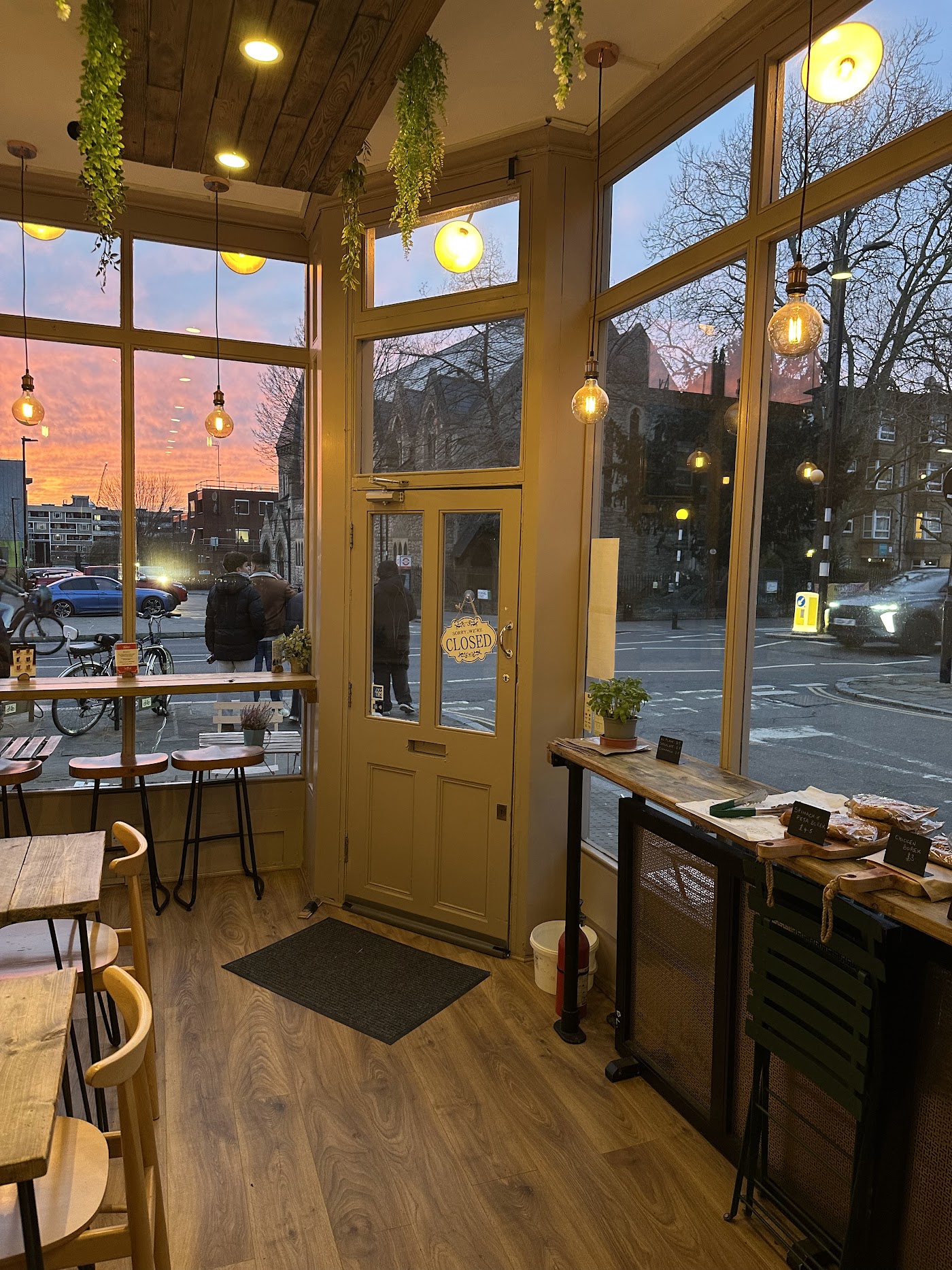 Tudee’s Coffee & Wine